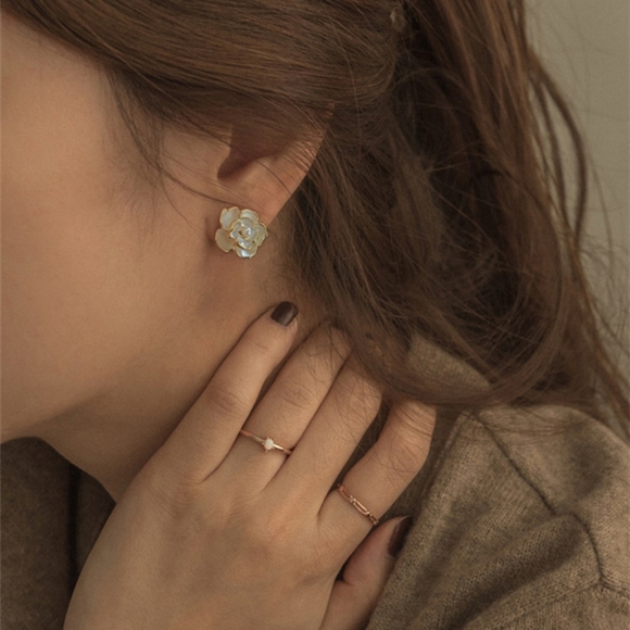 Octagonal star female silver needle earrings - Picture 3 of 3